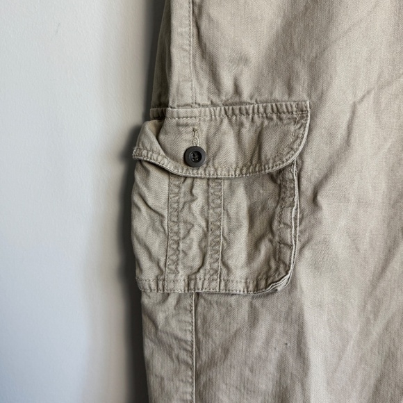 Cabelas Casuals Womens Cargo Capris Tan Size 14 Outdoor Hiking Utility Gorpcore - Picture 3 of 16